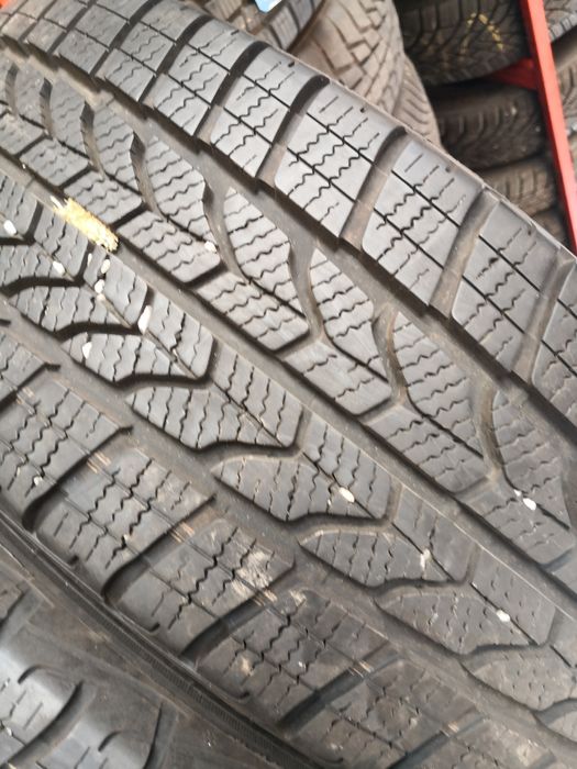 фолксваген т5 т6  vw 215 60 17 цола гуми dot 22 Goodyear