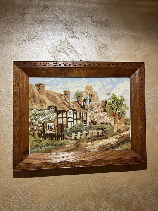 Красив гоблен с идилична селска къща - ръчна изработка
