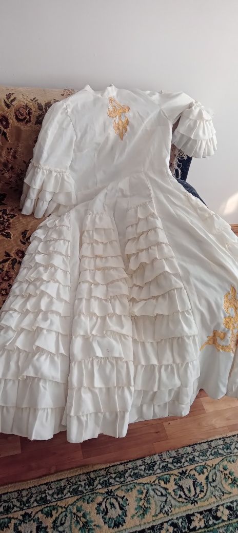 Срочно продам казахское платье
