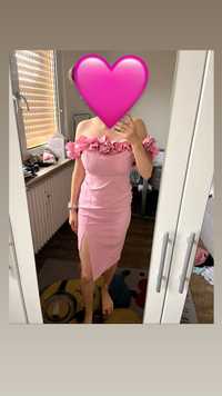 Розова ефектна рокля