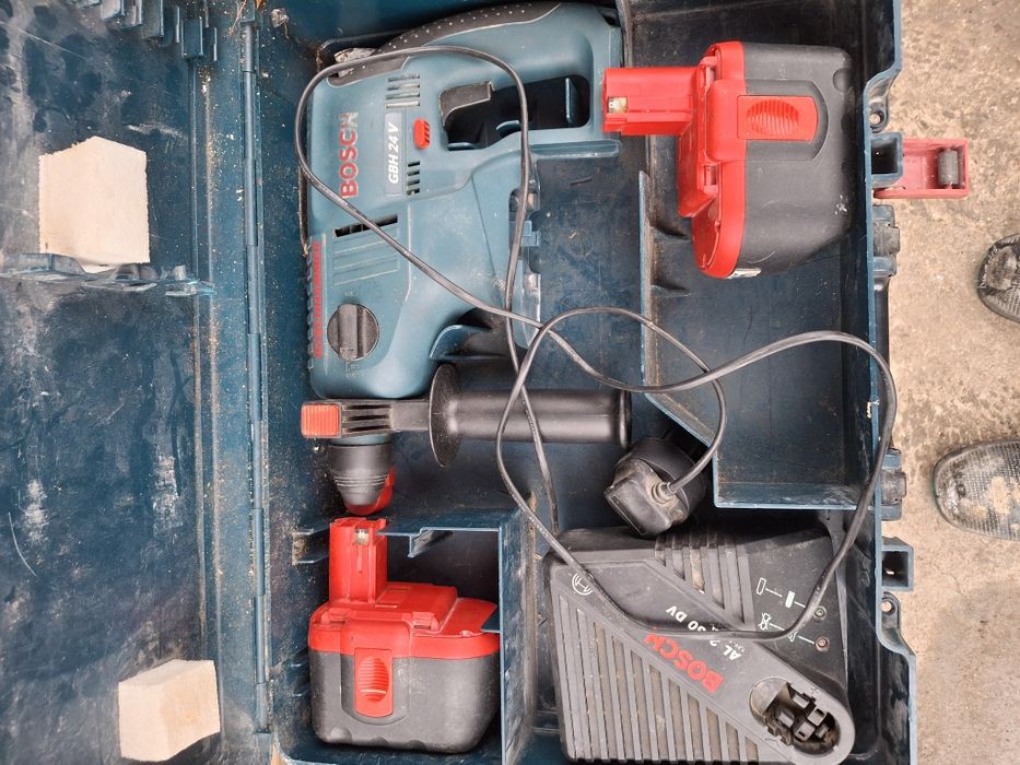 Перфоратор BOSCH