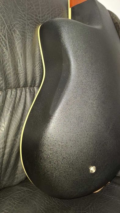 Chitara Electroacustica Ovation.