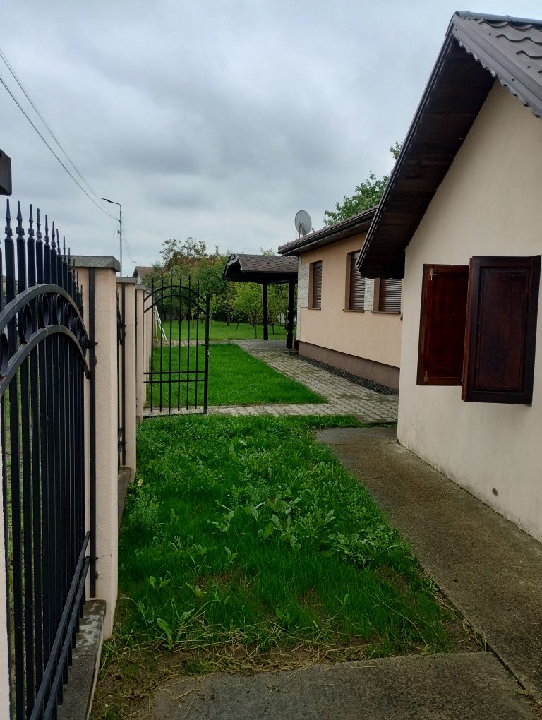 Casă individuală de vanzare! Ghiroda.