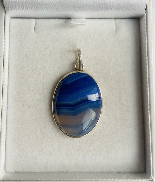 Pandantiv din argint cu agata.