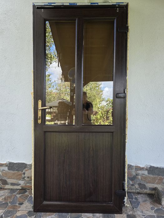 Usa termopan de exterior pentru casa