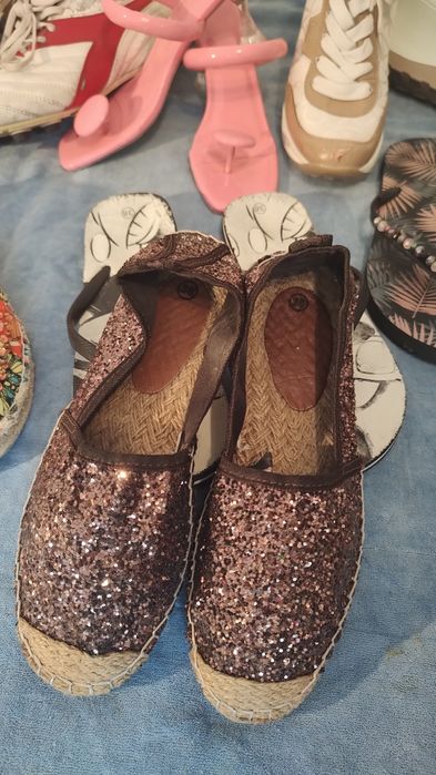 sandale, papuci, măs.38 / 25 lei/ toți