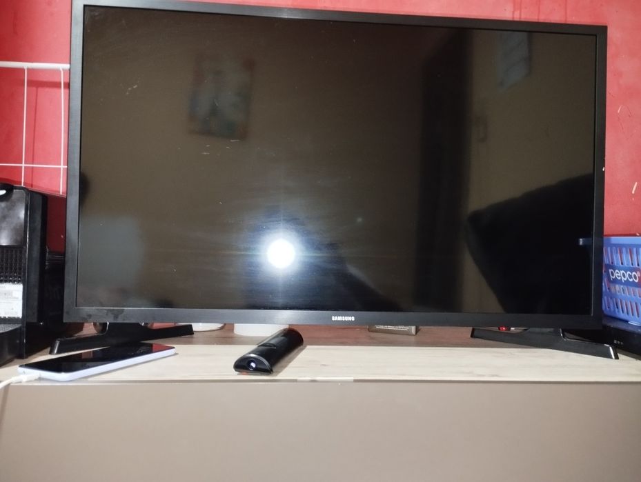 Vând televizor SAMSUNG merge yutub și Netflix