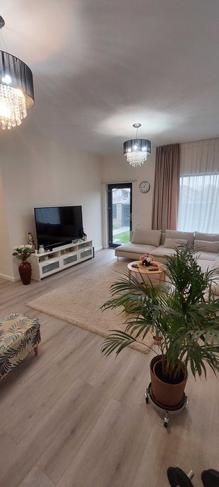 Casa individuală de vânzare