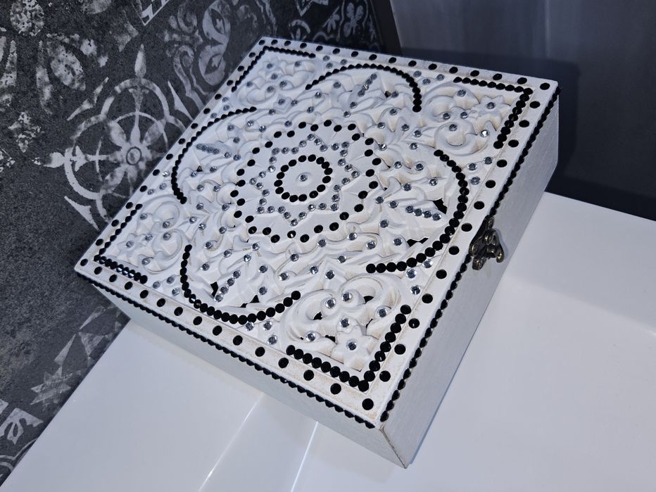 Ръчно правена кутия за бижута