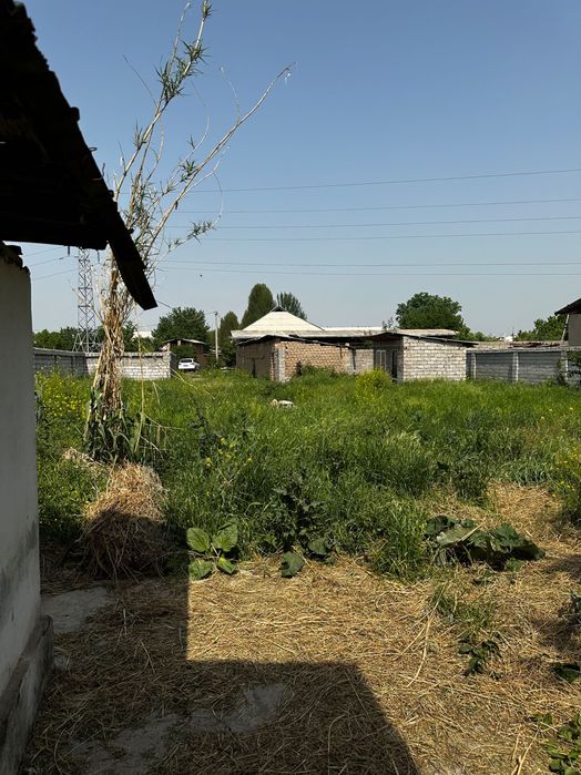 Ер сотилади 5,5 соток. Сотиги 8800$. Кибрай тумани Кипчок махаллисида