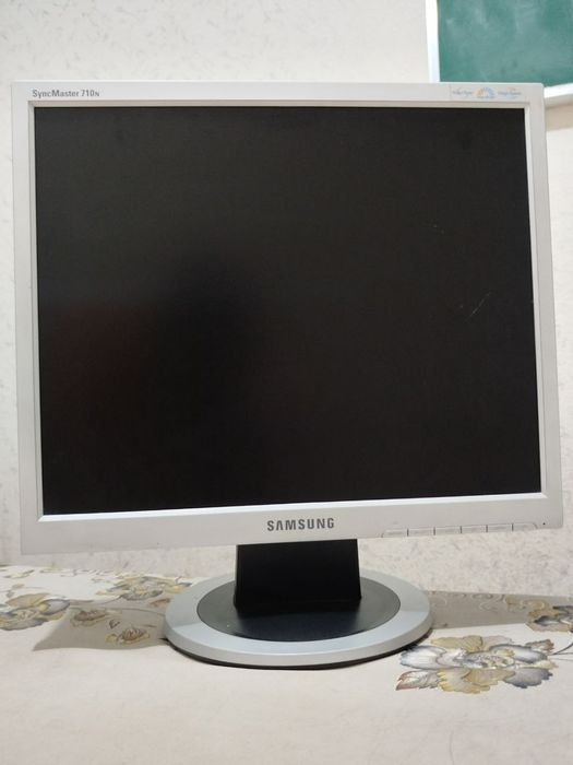 Monitor samsung 710i