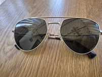 Ochelarii de soare unisex Valentino Garavani