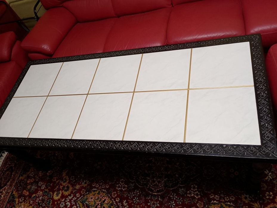 Масивна дървена холна маса