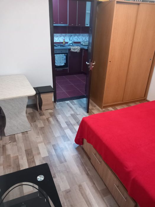 Vând Garsonieră Laminorului