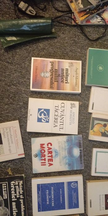 Lichidez biblioteca cu cărți de filosofie etnologie antropologie