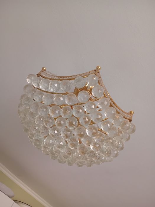 Продам люстры две