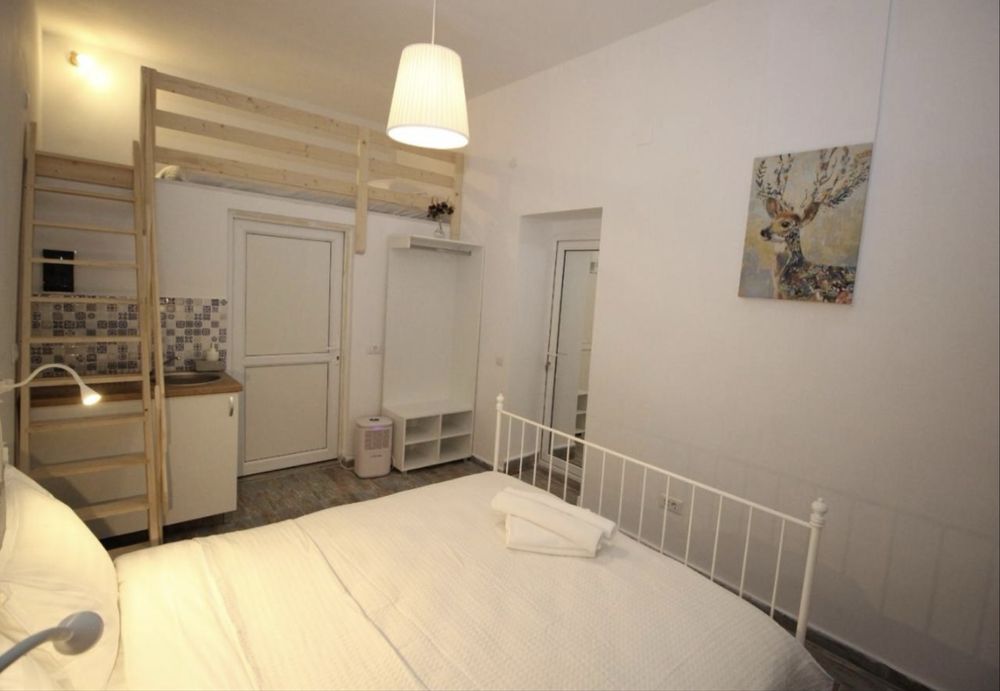 Inchiriez Studio in regim hotelier la 3 minute de piata sfatului