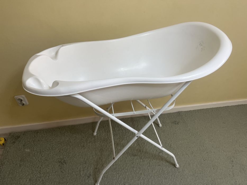 Продам детскую ванночку с подставкой