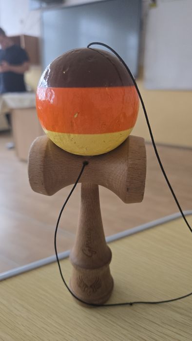 Kendama crwity .