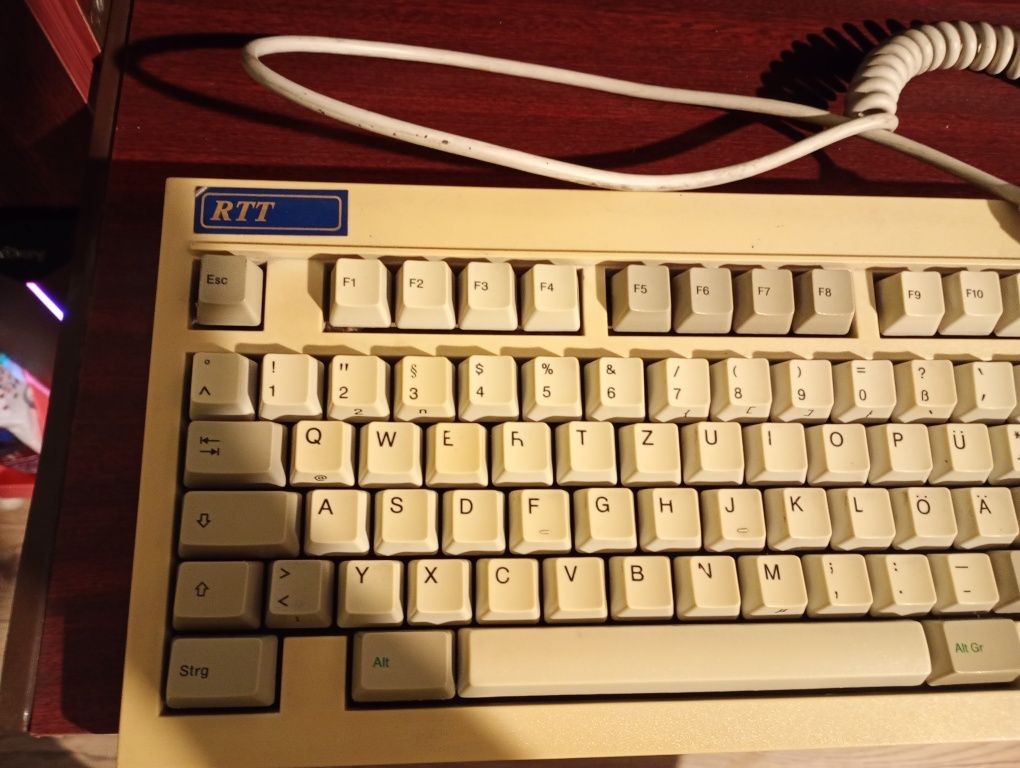 Tastatura antică RTT
