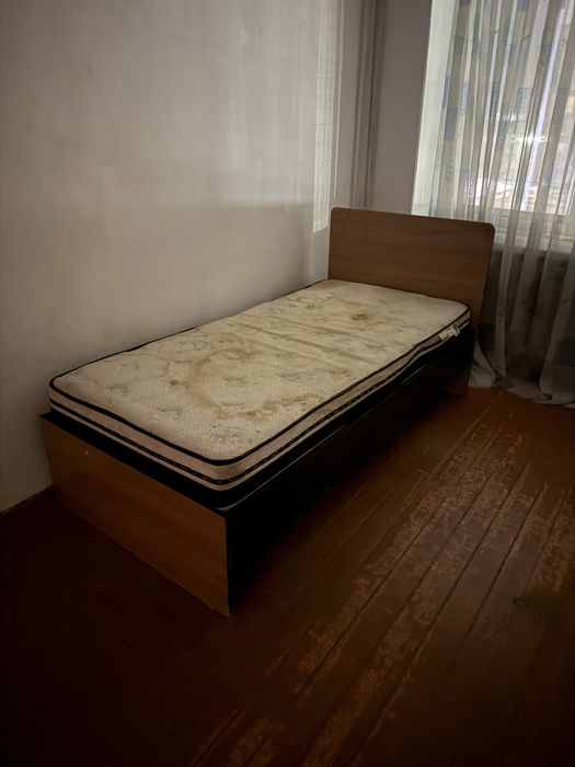 Продам кровать 1000т