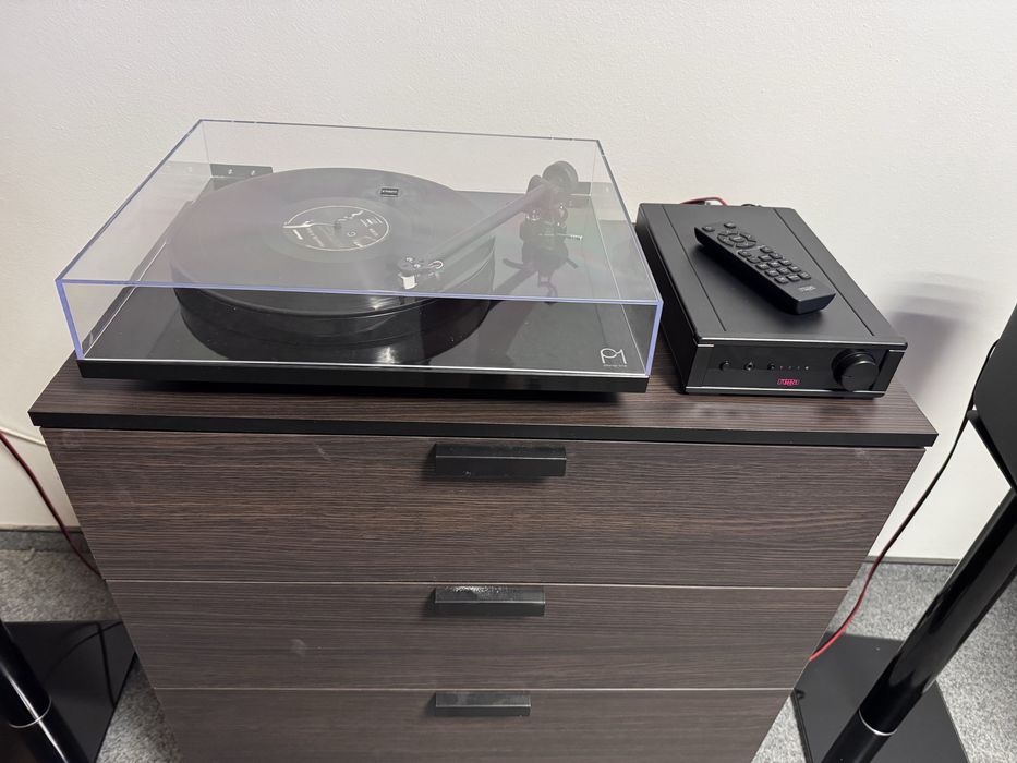 Sistem complet ampificator și boxe Rega System One, ca și nou