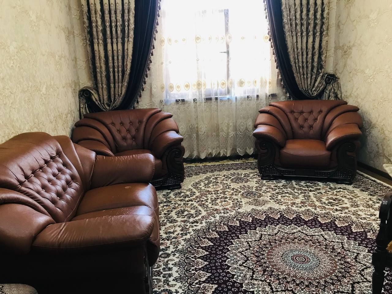 Диван и кресло ,комплект для зала и гостиной.