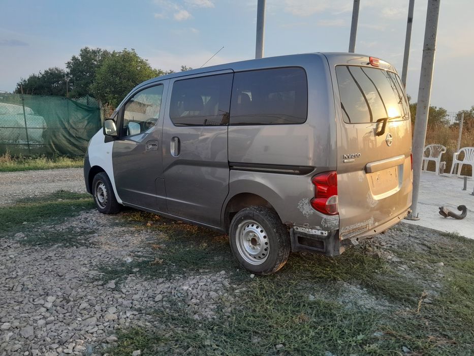 Nisan nv200 cu 7 locuri