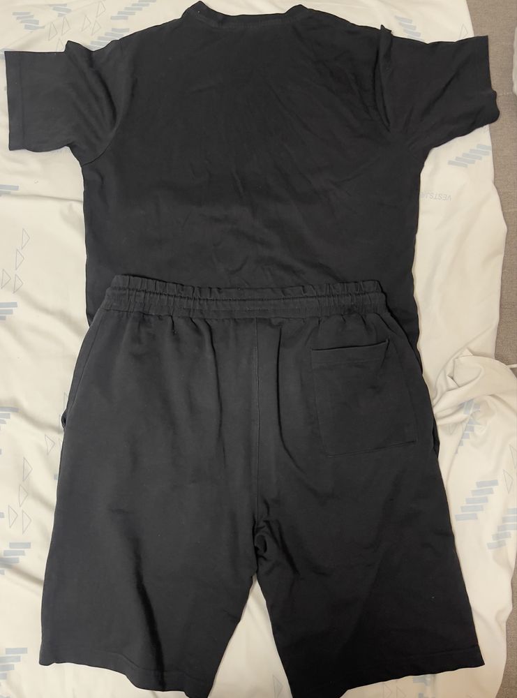 compleu , pantaloni scurti amiri