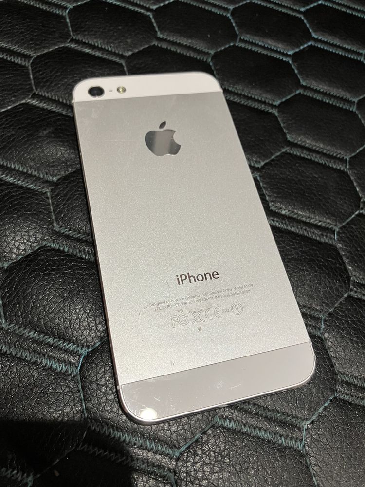 iPhone 5, 16GB с коробкой
