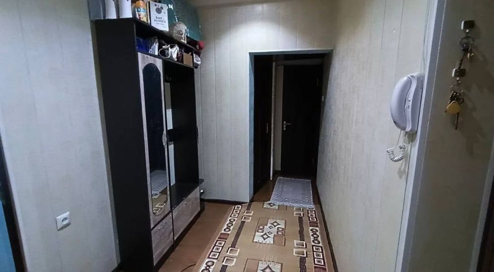 Юнусабад-8 квартал 2/5/9 57м2 общий коридор ор-тир  Принц кафе