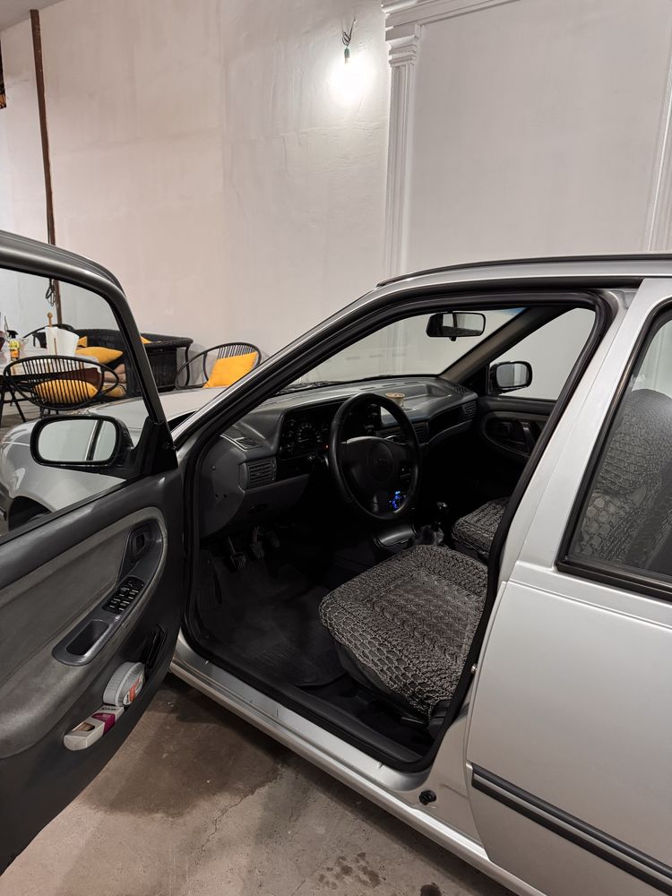 Nexia DONS holati yaxshi 1,5 motor yili 2004 suyagi butun