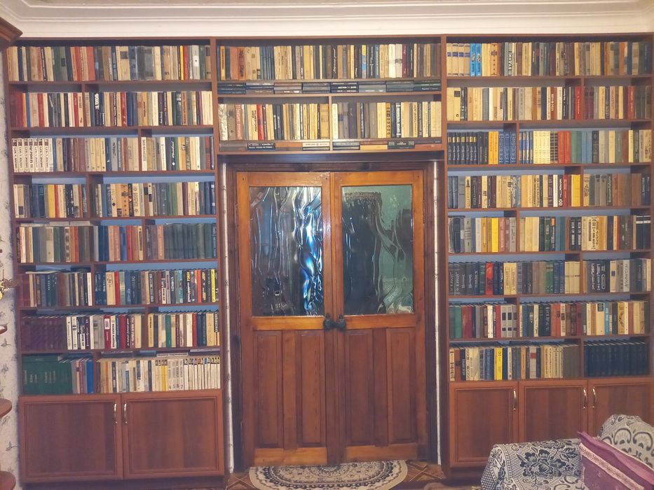 Продам домашнюю библиотеку!