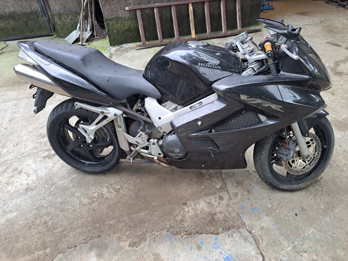 Piese honda vfr 800v-tech 2005