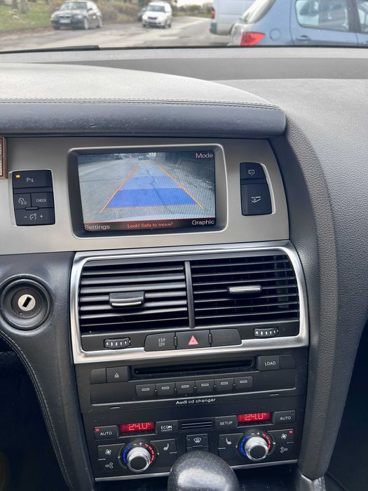 Продавам Audi Q7