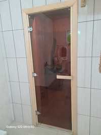 Стеклянная дверь для бани
