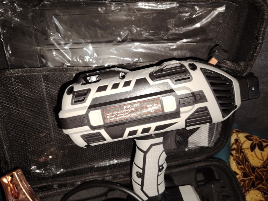 Aparat sudura tip pistol