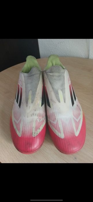 Ghete de fotbal adidas f50 laceless