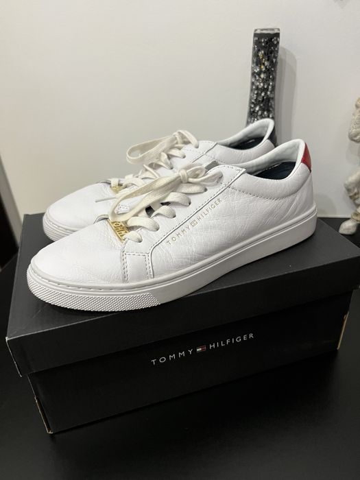 Adidasi Tommy Hilfiger marimea 37