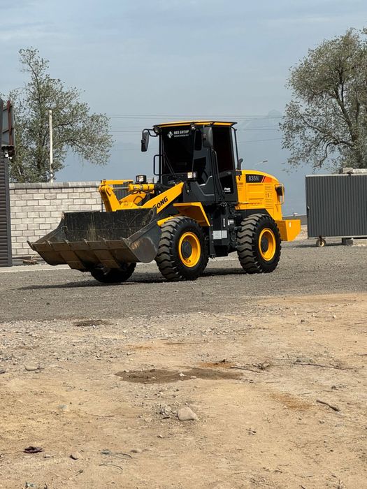 Услуга фронтальный погрузчика 2куб 3куб нал без нал