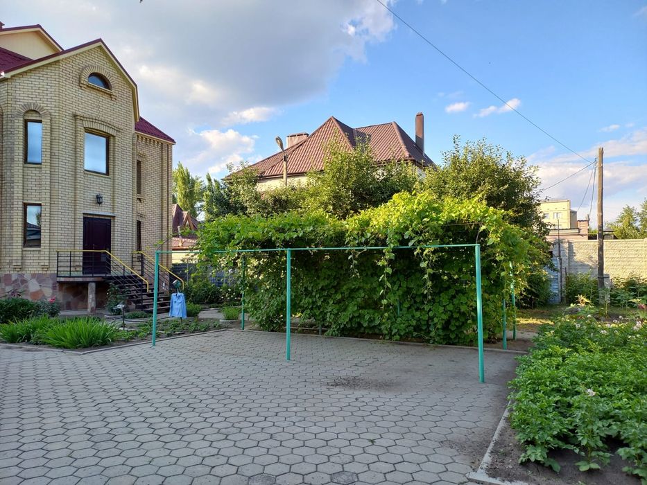 Продам коттедж в центре города Реальному клиенту Торг хороший