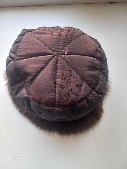 Продам женскую зимнюю шапку