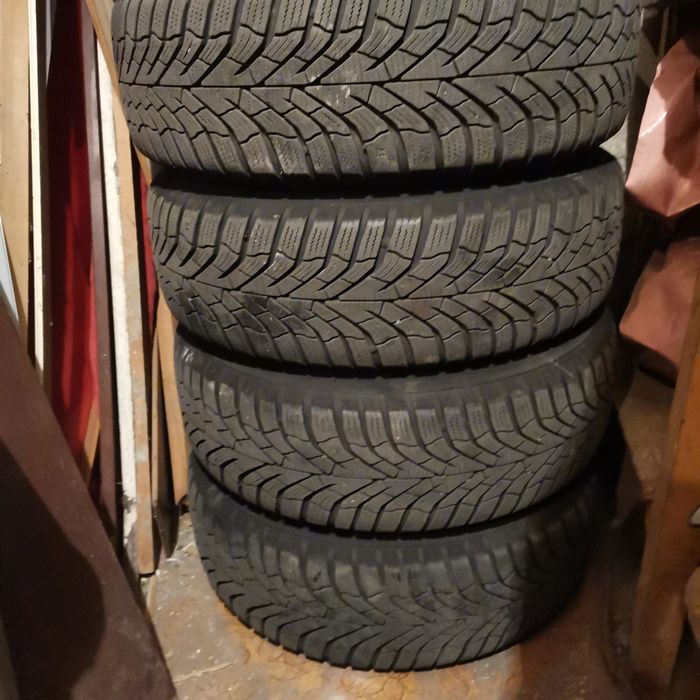 Гуми 195/65 15 с джанти за Vw
