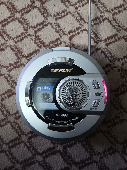 Плеер с радиом .