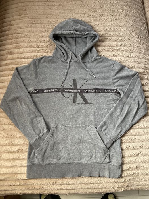 Calvin Klein интересен суичър