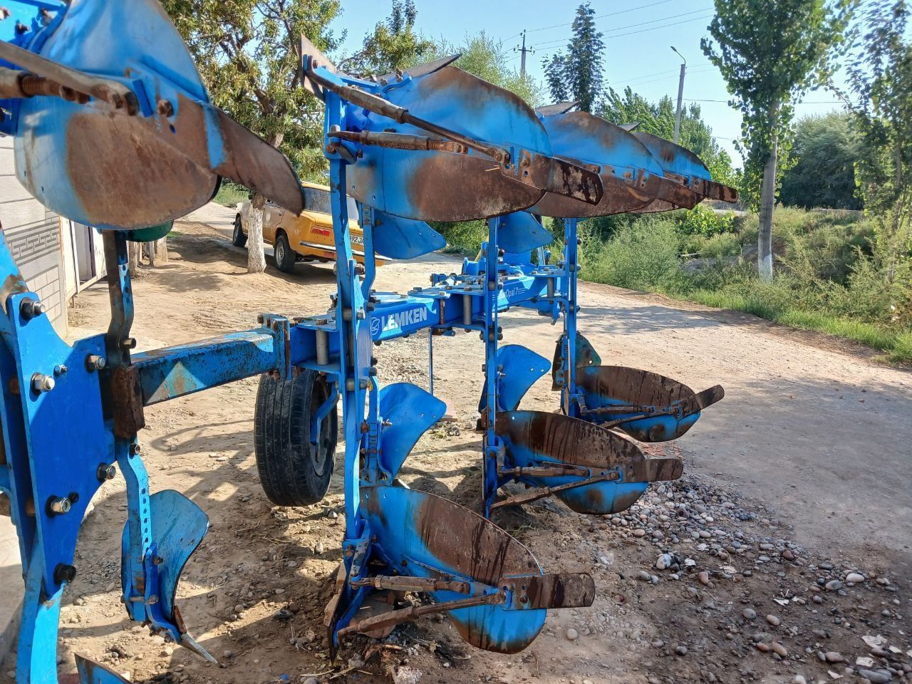 Pulg sotiladi. Holati zor