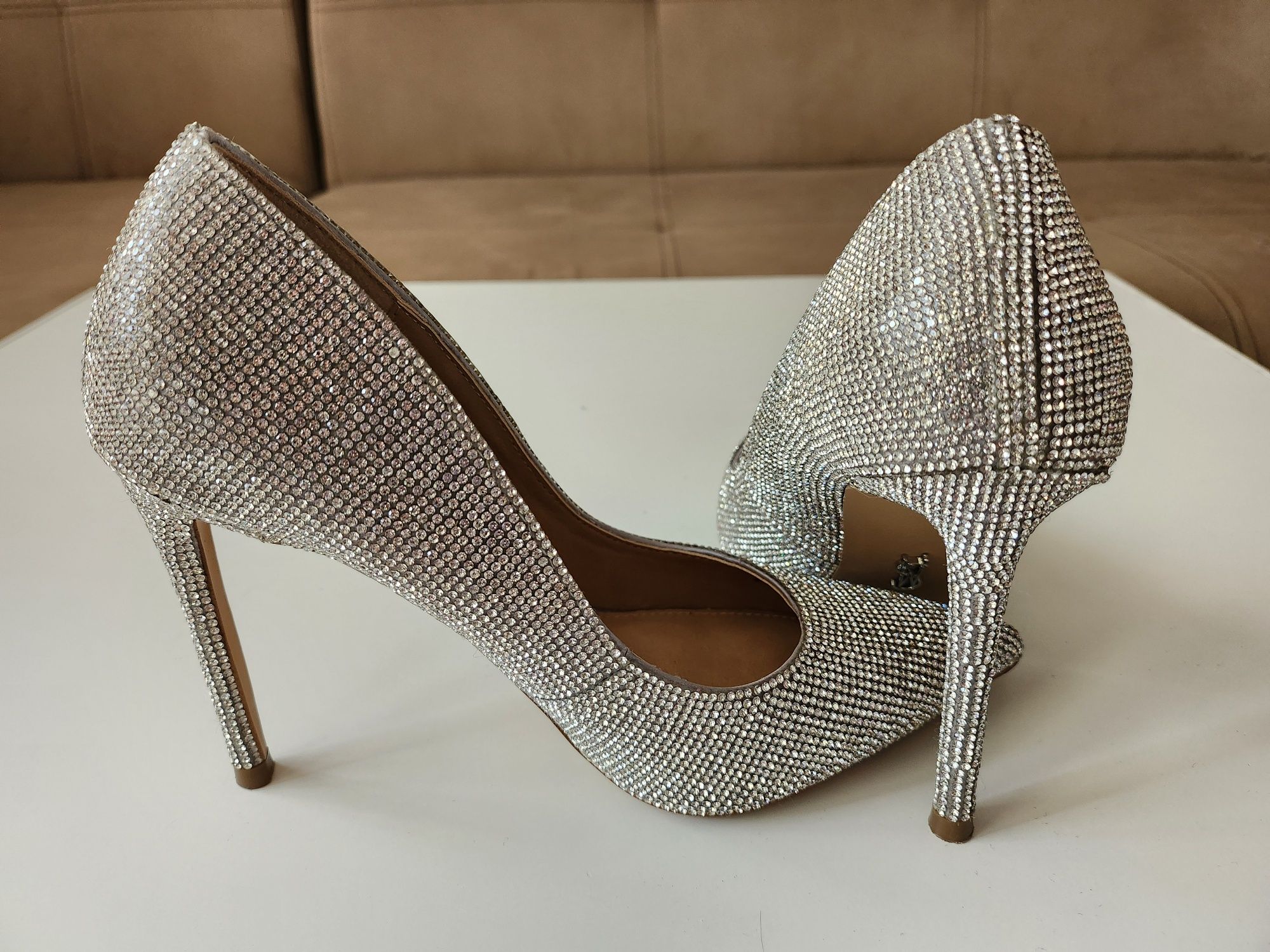 Елегантни обувки Steve Madden