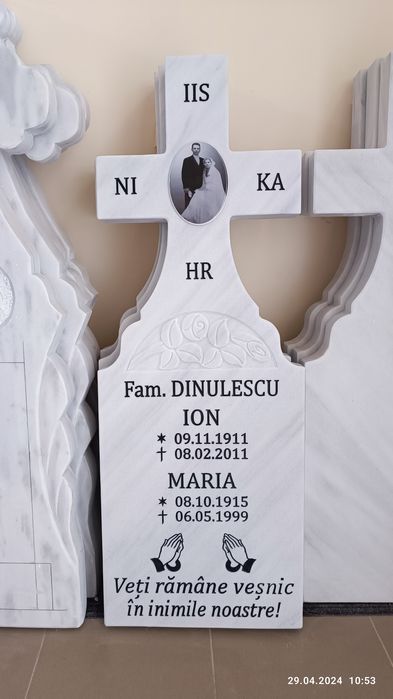 Monumente funerare - Cruci din marmura