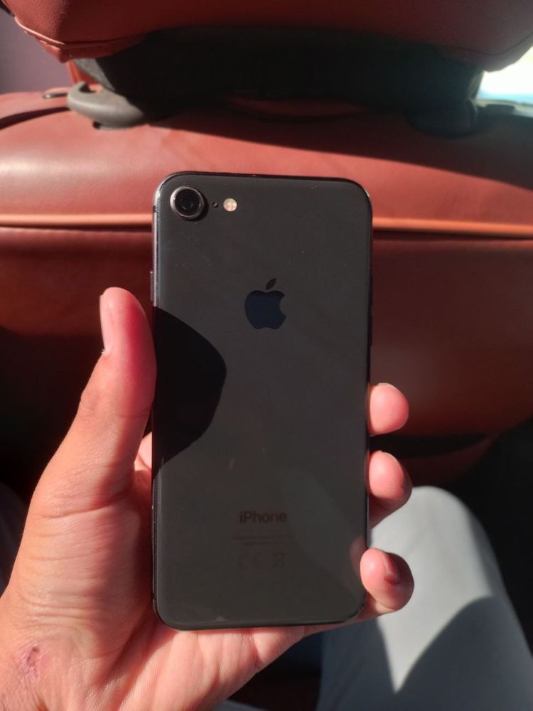 IPhone 8 64 GB IDEAL