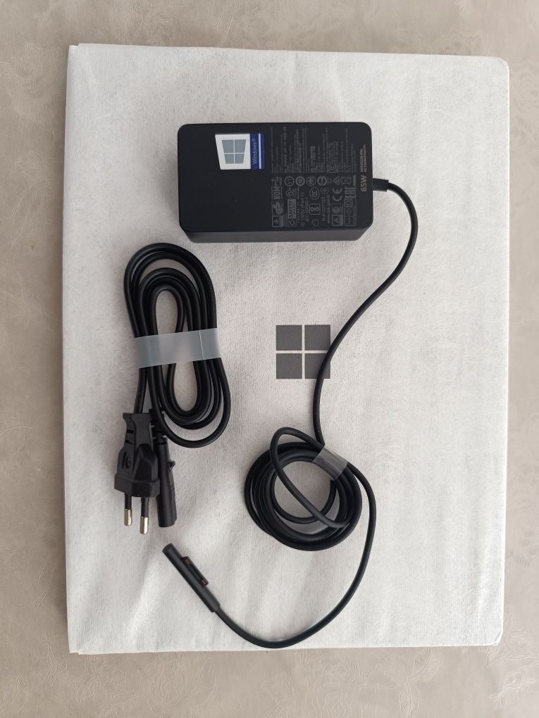 Лаптоп Microsoft Surface 4 13,5' Core i5